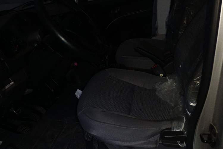 Used Wuling Rongguang 2021 1.5L Extended Standard Version with Air Conditioning – L3C Left Front Seat