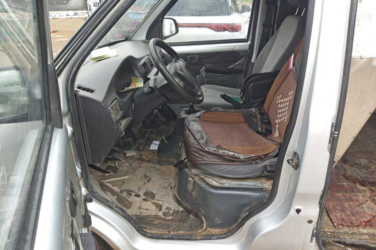 Used Wuling Rongguang 2021 1.5L Extended Basic Enclosed-Window Vehicle 2 Seats L3C Left Front Seat