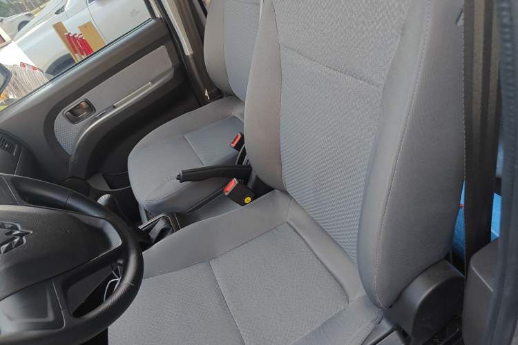 Used Wuling Rongguang 2021 1.5L Extended Standard Version with Air Conditioning – L3C Left Front Seat
