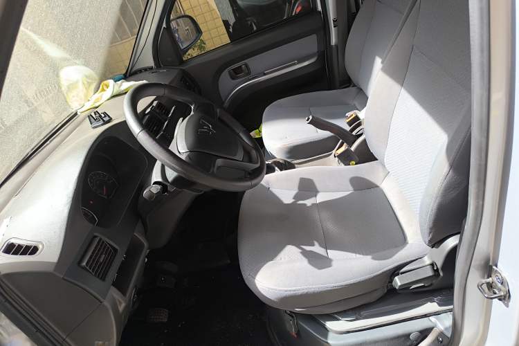 Used Wuling Rongguang 2021 1.5L Extended Standard-Size Window-Sealed Vehicle Air-Conditioned 2-Seater L3C Left Front Seat