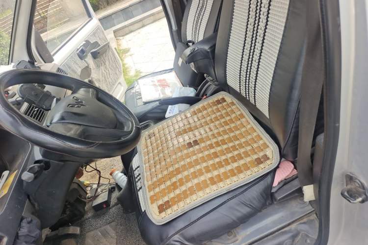 Used Wuling Rongguang 2021 1.5L Extended Basic Enclosed-Window Vehicle 2 Seats L3C Left Front Seat