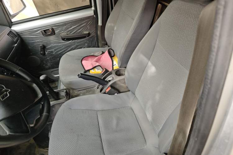 Used Wuling Rongguang 2021 1.5L Extended Basic Enclosed-Window Vehicle 2 Seats L3C Left Front Seat