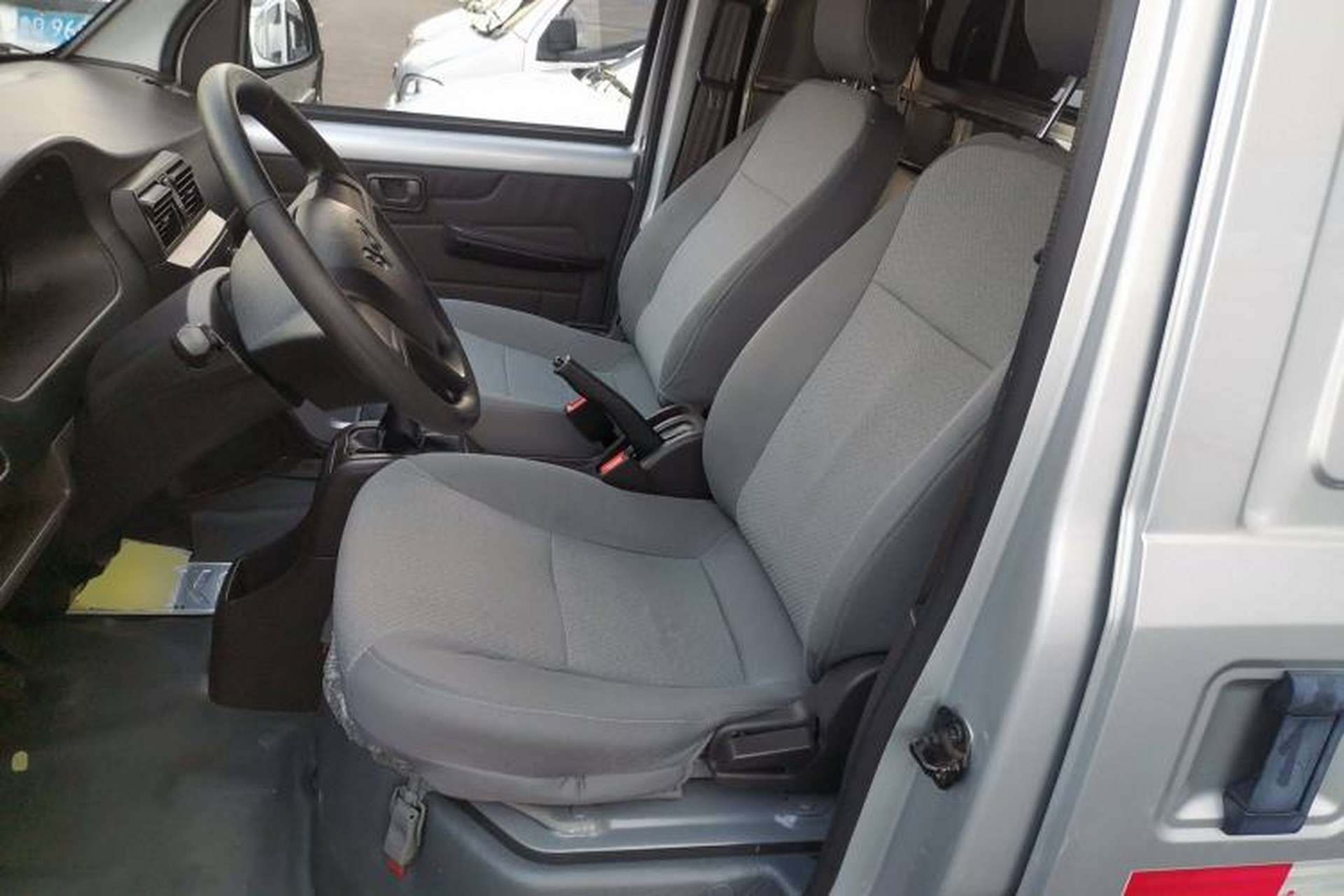 Used Wuling Rongguang 2021 1.5L Extended Basic Enclosed-Window Vehicle 2 Seats L3C Left Front Seat