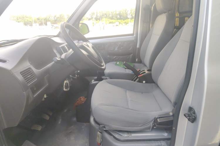 Used Wuling Rongguang 2021 1.5L Extended Basic Enclosed-Window Vehicle 2 Seats L3C Left Front Seat