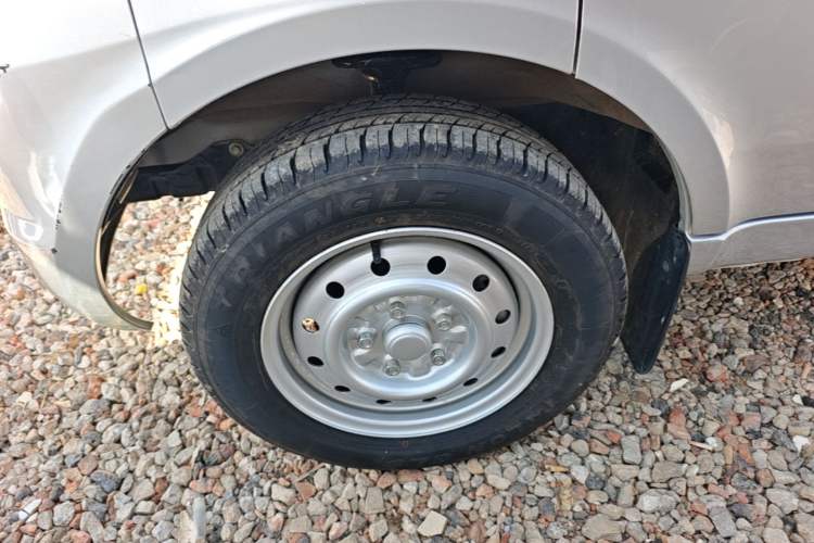 Used Wuling Rongguang 2021 1.5L Extended Basic Model LAR Left Front Wheel Hub
