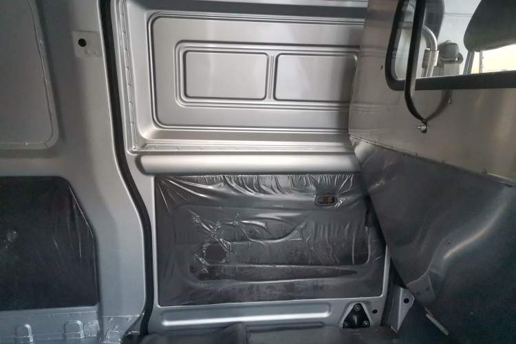 Used Wuling Rongguang 2021 1.5L Extended Basic Enclosed-Window Vehicle 2 Seats L3C Left Rear Door Interior