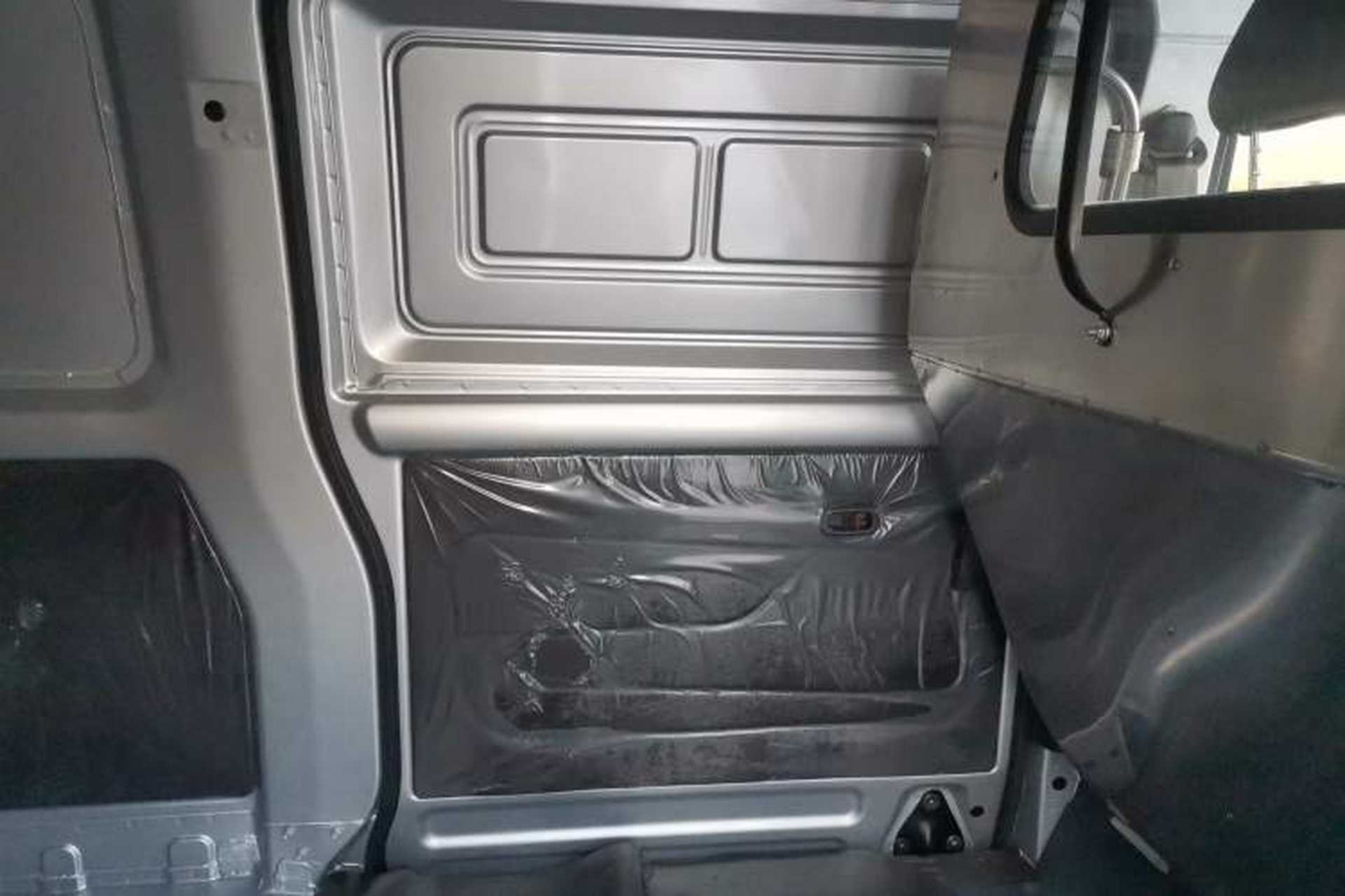Used Wuling Rongguang 2021 1.5L Extended Basic Enclosed-Window Vehicle 2 Seats L3C Left Rear Door Interior