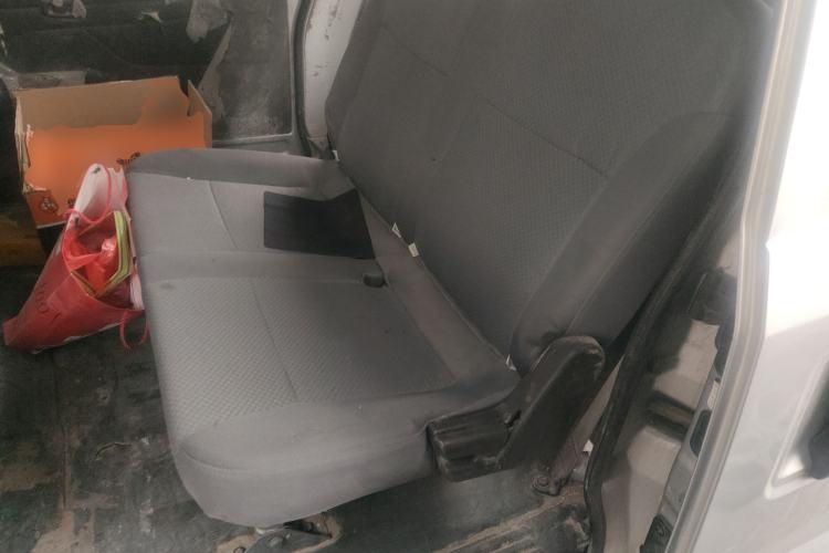Used Wuling Rongguang 2021 1.5L Extended Standard Version with Air Conditioning – L3C Left Rear Seat