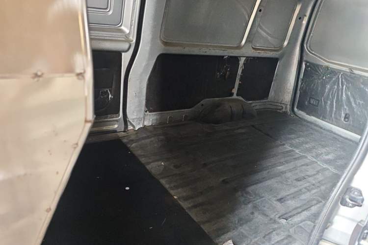 Used Wuling Rongguang 2021 1.5L Extended Basic Enclosed-Window Vehicle 2 Seats L3C Left Rear Seat