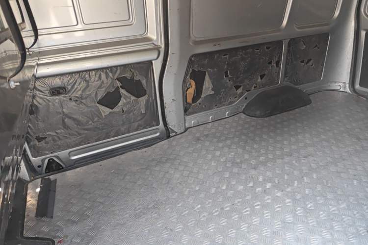 Used Wuling Rongguang 2021 1.5L Extended Basic Enclosed-Window Vehicle 2 Seats L3C Left Rear Seat
