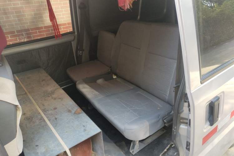 Used Wuling Rongguang 2021 1.5L Extended Standard Model Enclosed-Window Vehicle, Air-Conditioned Version, 5-seater LAR Left Rear Seat
