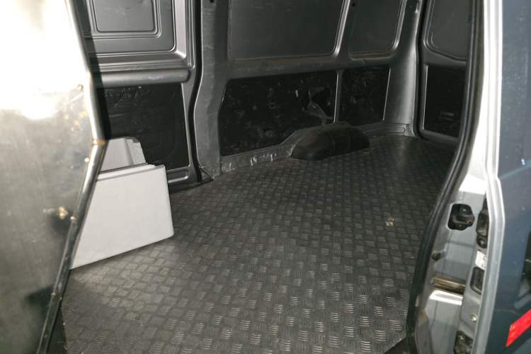 Used Wuling Rongguang 2021 1.5L Extended Basic Enclosed-Window Vehicle 2 Seats L3C Left Rear Seat