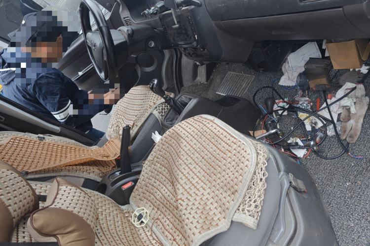 Used Wuling Rongguang 2021 1.5L Extended Standard Version with Air Conditioning – L3C Left Rear Seat