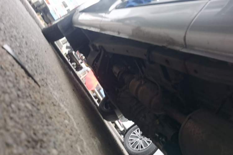Used Wuling Rongguang 2021 1.5L Extended Basic Model LAR Left Side Sill