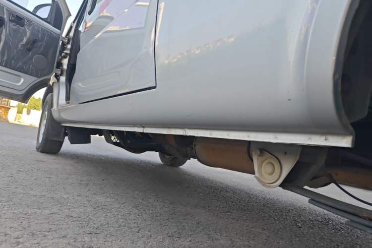 Used Wuling Rongguang 2021 1.5L Extended Basic Window-Sealed 5-Seat L3C Car Left Side Sill