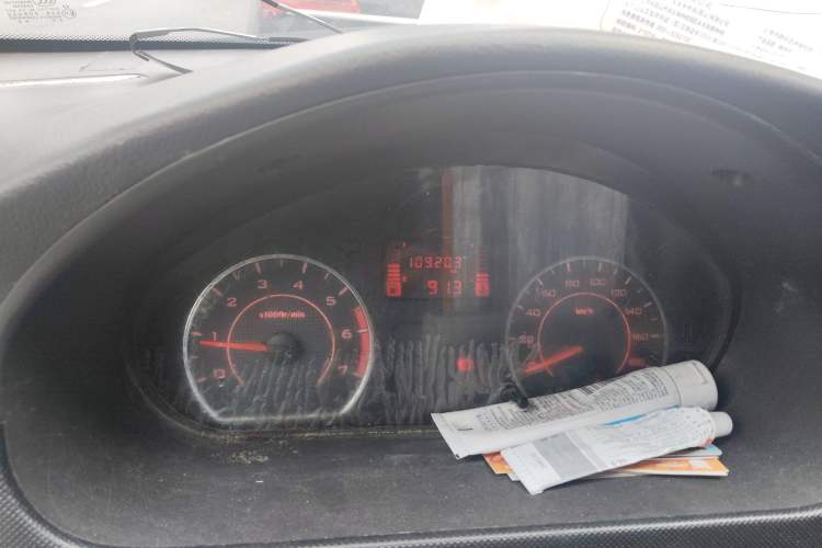Used Wuling Rongguang 2021 1.5L Extended Standard Version with Power Steering L3C Odometer Close Up
