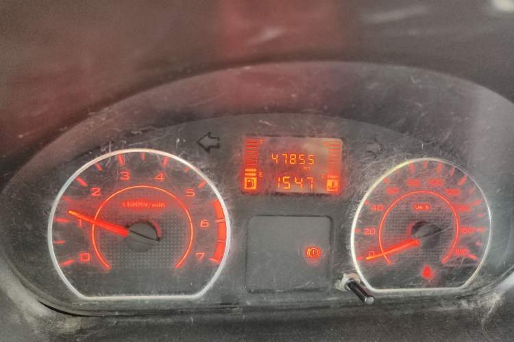 Used Wuling Rongguang 2021 1.2L S Base 7-Seater LSI Odometer Close Up