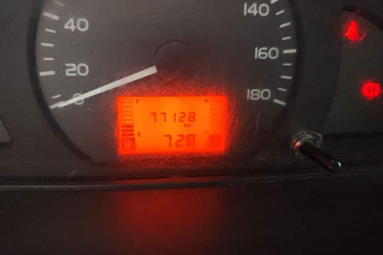 Used Wuling Rongguang 2021 1.5L Extended Basic Enclosed-Window Vehicle 2 Seats L3C Odometer Close Up