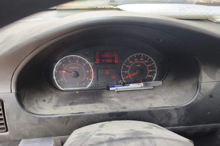 Used Wuling Rongguang 2021 1.5L Extended Standard Version with Air Conditioning – L3C Odometer Close Up