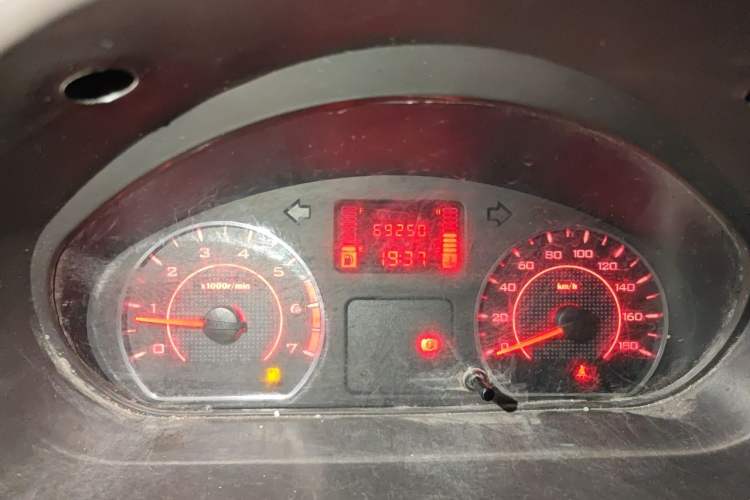 Used Wuling Rongguang 2021 1.5L Extended Basic Version L3C Odometer Close Up