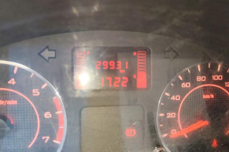 Used Wuling Rongguang 2021 1.5L Extended Standard Model Power-Assist Version LAR Odometer Close Up