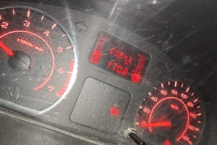 Used Wuling Rongguang 2021 1.5L Extended Basic Version L3C Odometer Close Up