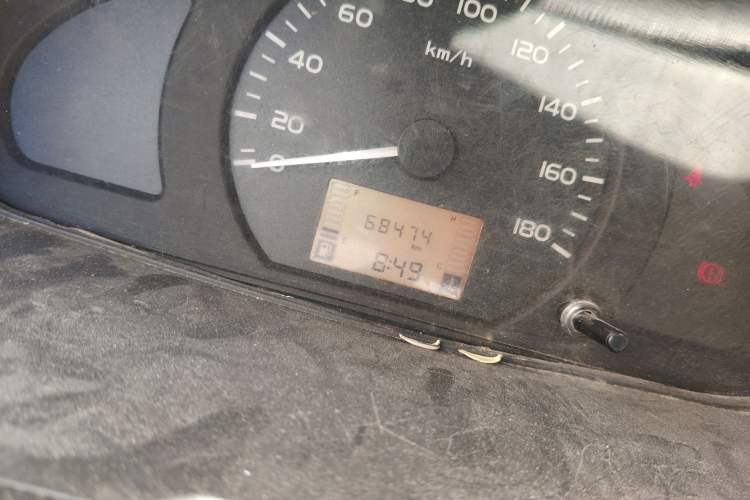 Used Wuling Rongguang 2021 1.5L Extended Basic Enclosed-Window Vehicle 2 Seats L3C Odometer Close Up
