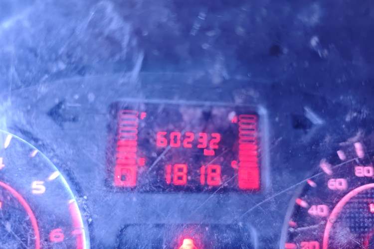 Used Wuling Rongguang 2021 1.5L Extended Standard Version with Power Steering L3C Odometer Close Up