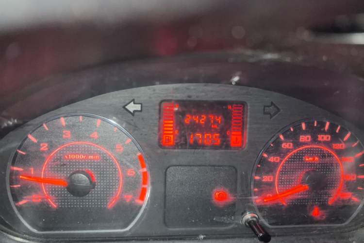 Used Wuling Rongguang 2021 1.2L S Base 7-Seater LSI Odometer Close Up