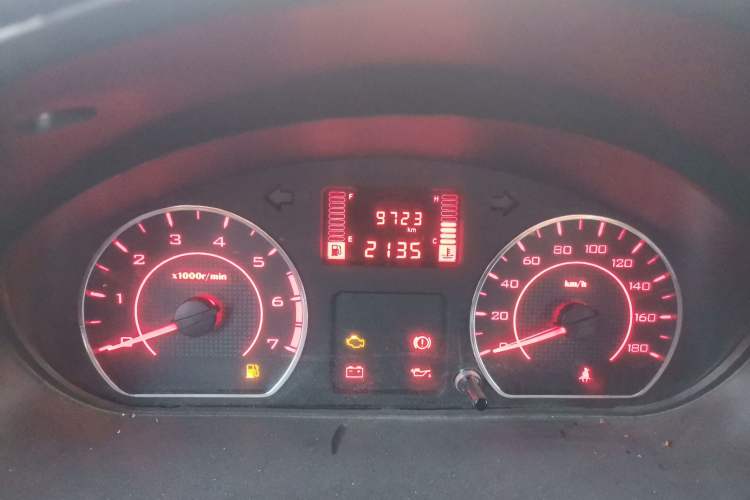 Used Wuling Rongguang 2021 1.5L Extended Basic Version L3C Odometer Close Up