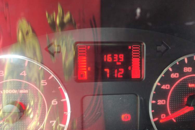 Used Wuling Rongguang 2021 1.5L Extended Basic Version L3C Odometer Close Up