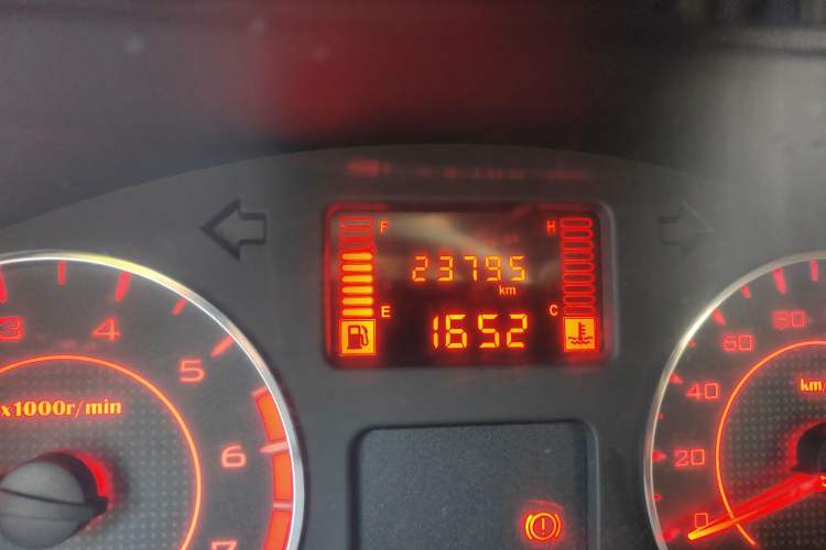 Used Wuling Rongguang 2021 1.5L Extended Basic Version L3C Odometer Close Up