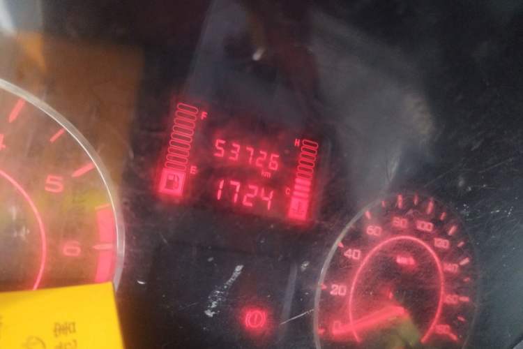 Used Wuling Rongguang 2021 1.5L Extended Basic Enclosed-Window Vehicle 2 Seats L3C Odometer Close Up