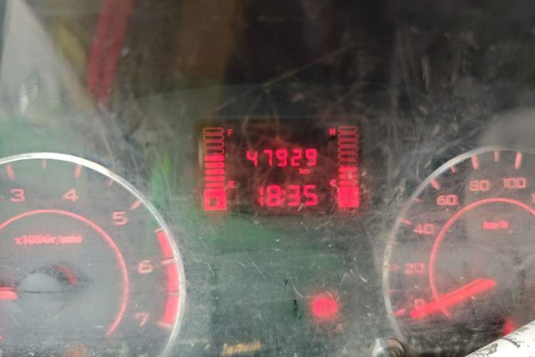 Used Wuling Rongguang 2021 1.2L S Base Model 5-Seater LSI Odometer Close Up