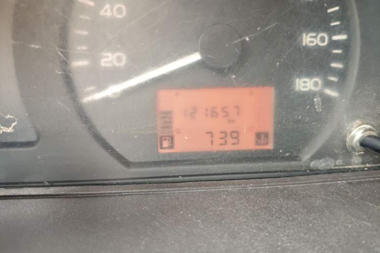 Used Wuling Rongguang 2021 1.5L Extended Basic Enclosed-Window Vehicle 2 Seats L3C Odometer Close Up