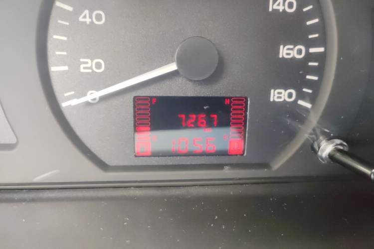 Used Wuling Rongguang 2021 1.2L S Base Model Window-Sealed Car Standard Version 5-Seater LSI Odometer Close Up