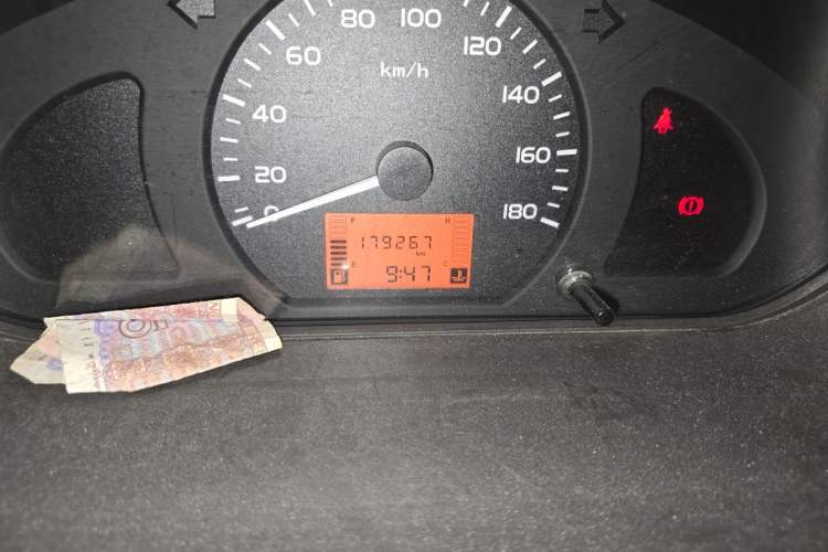 Used Wuling Rongguang 2021 1.5L Extended Basic Enclosed-Window Vehicle 2 Seats L3C Odometer Close Up