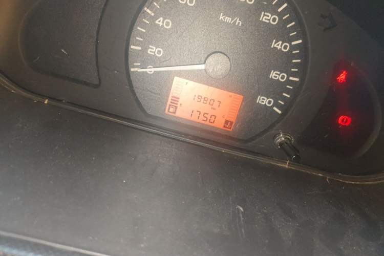 Used Wuling Rongguang 2021 1.5L Extended Basic Window-Sealed 5-Seat L3C Car Odometer Close Up