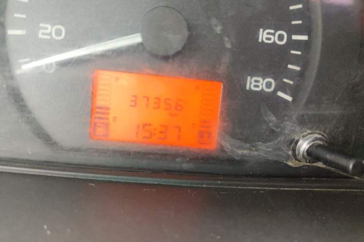 Used Wuling Rongguang 2021 1.5L Extended Standard Model Enclosed-Window Vehicle, Air-Conditioned Version, 2-seater LAR Odometer Close Up