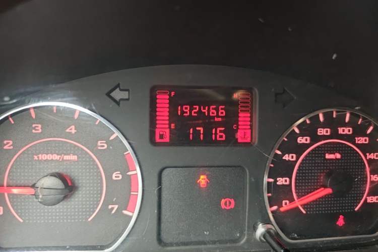 Used Wuling Rongguang 2021 1.5L Extended Standard Version with Air Conditioning – L3C Odometer Close Up