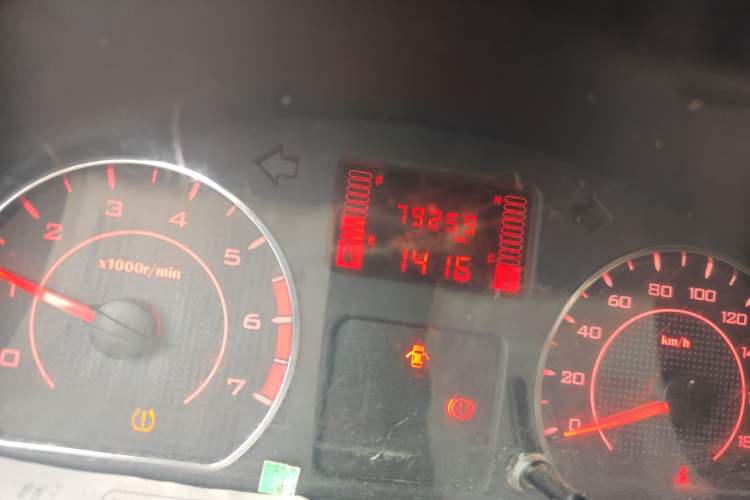 Used Wuling Rongguang 2021 1.5L Extended Standard Version with Power Steering L3C Odometer Close Up