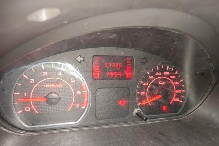 Used Wuling Rongguang 2021 1.5L Extended Standard Version with Air Conditioning – L3C Odometer Close Up