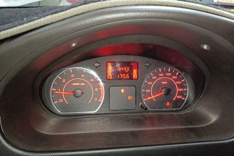 Used Wuling Rongguang 2021 1.5L Extended Standard Model Air-Conditioned Version LAR Odometer Close Up