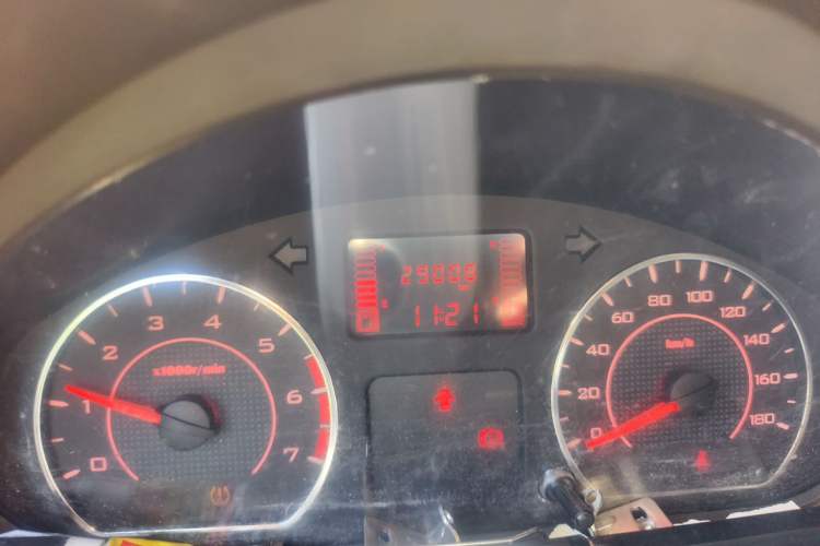 Used Wuling Rongguang 2021 1.5L Extended Standard Version with Air Conditioning – L3C Odometer Close Up
