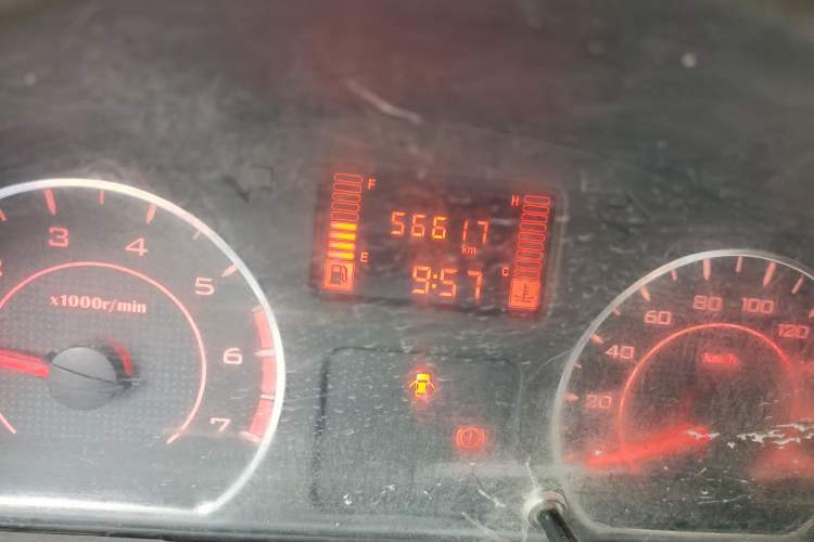 Used Wuling Rongguang 2021 1.5L Extended Standard Version with Air Conditioning – L3C Odometer Close Up