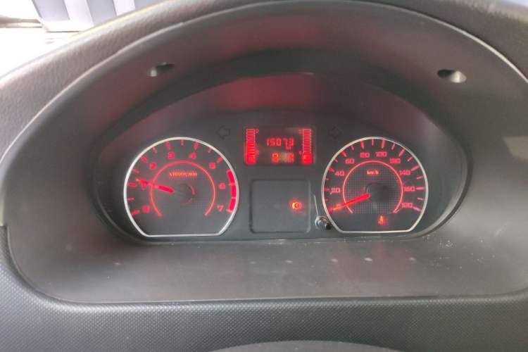 Used Wuling Rongguang 2021 1.5L Extended Standard Version with Air Conditioning – L3C Odometer Close Up