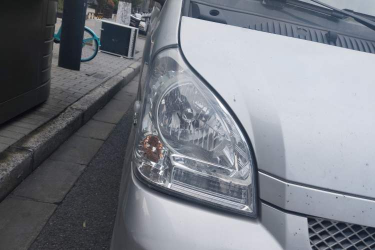 Used Wuling Rongguang 2021 1.5L Extended Standard Version with Power Steering L3C Right Front Headlight