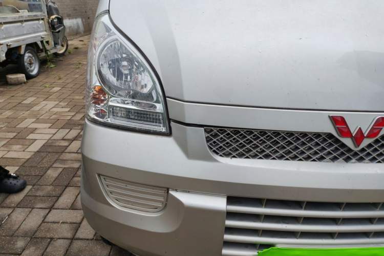 Used Wuling Rongguang 2021 1.5L Extended Standard-Size Window-Sealed Vehicle Air-Conditioned 2-Seater L3C Right Front Headlight