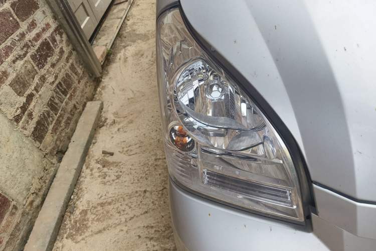 Used Wuling Rongguang 2021 1.5L Extended Standard Version with Air Conditioning – L3C Right Front Headlight