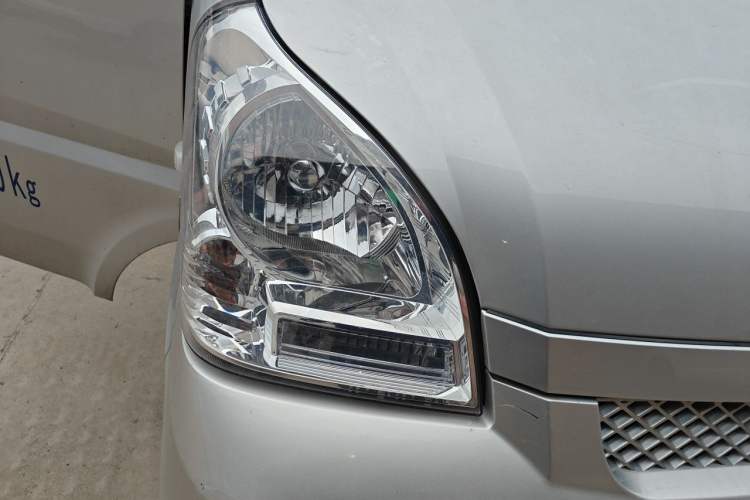 Used Wuling Rongguang 2021 1.5L Extended Basic Enclosed-Window Vehicle 2 Seats L3C Right Front Headlight